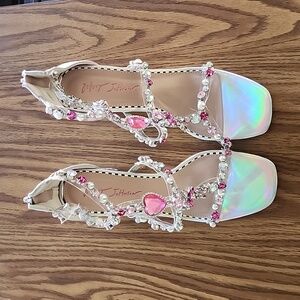 Betsey Johnson Women's Silver and Pink Courts